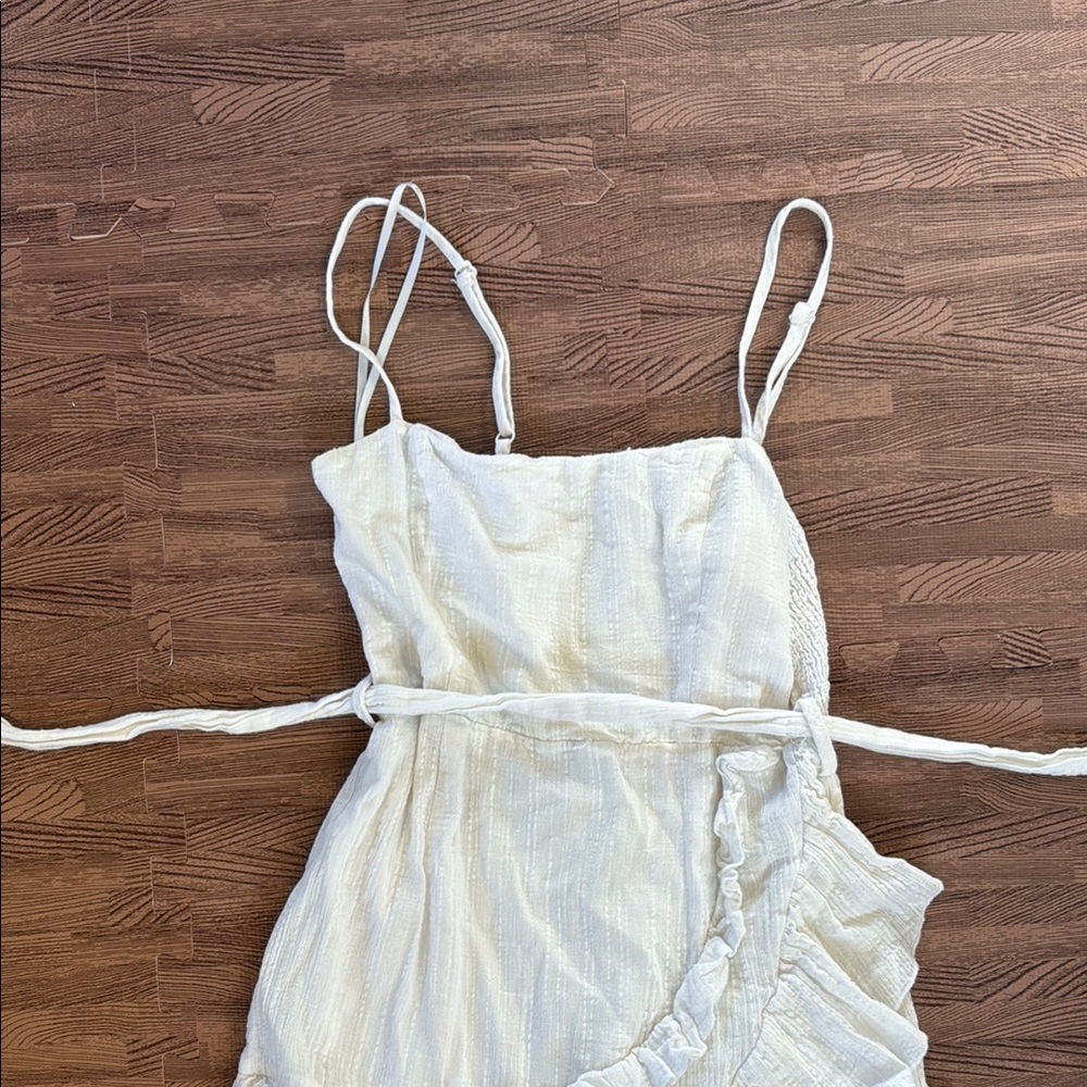 PRINCESS POLLY WHITE RUFFEL DRESS SIZE US 2 - Picture 2 of 4